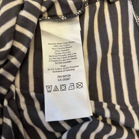 Columbia UnBearable Soft Striped Women’s Tee size medium - Picture 11 of 13